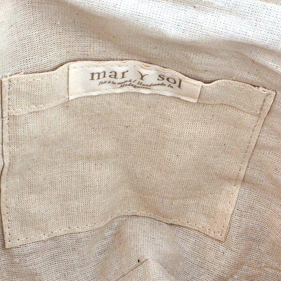 Mar Y Sol Isla Crochet Raffia Circle Clutch with Pineapple Charm, Natural - Picture 5 of 8